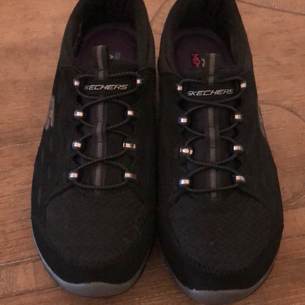 Skechers